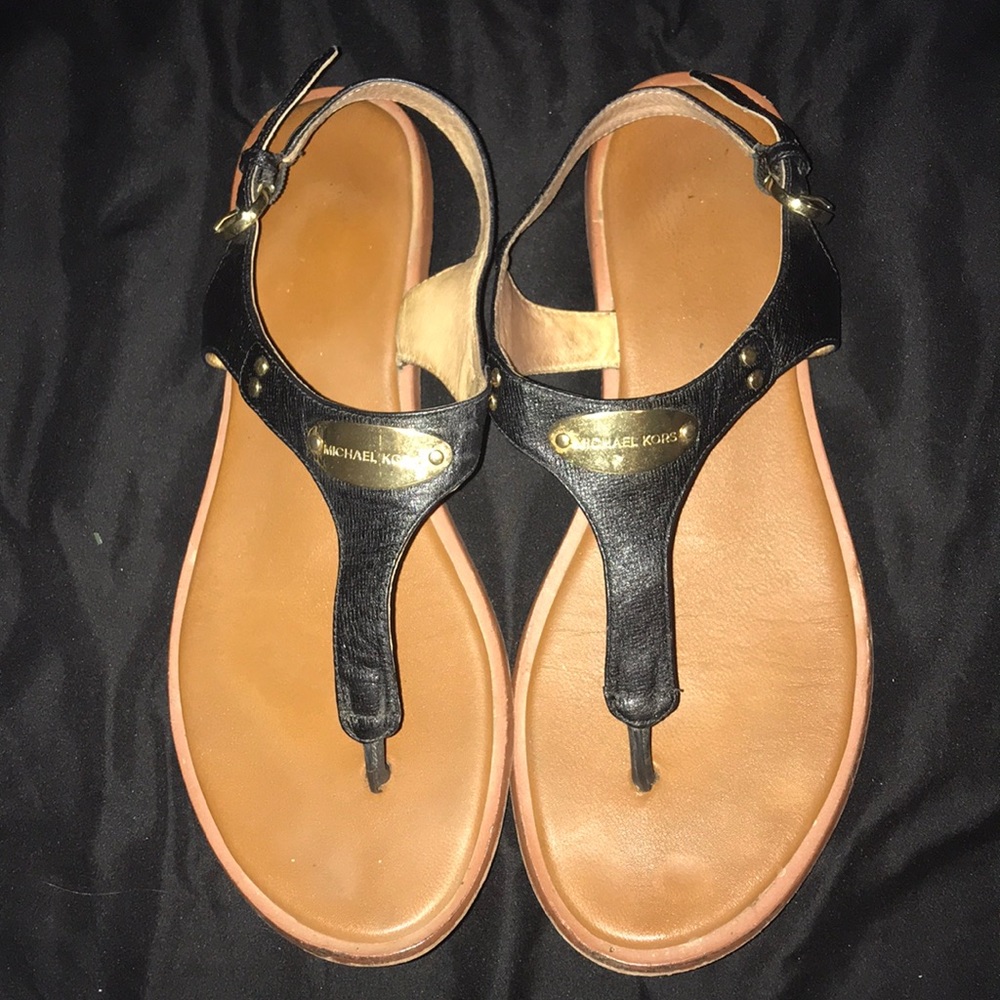 MichealKors MK Plate Saffiano LeatherThongSandals